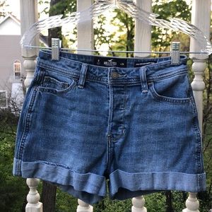 Hollister high-rise boyfriend short